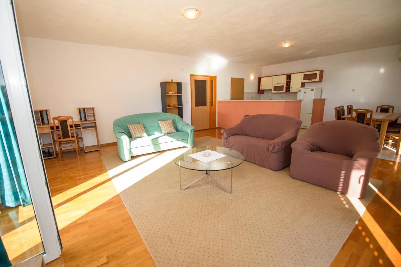 Apartman Mijo - Suhi Potok Jesenice (Split-Dalmatia) Exterior foto