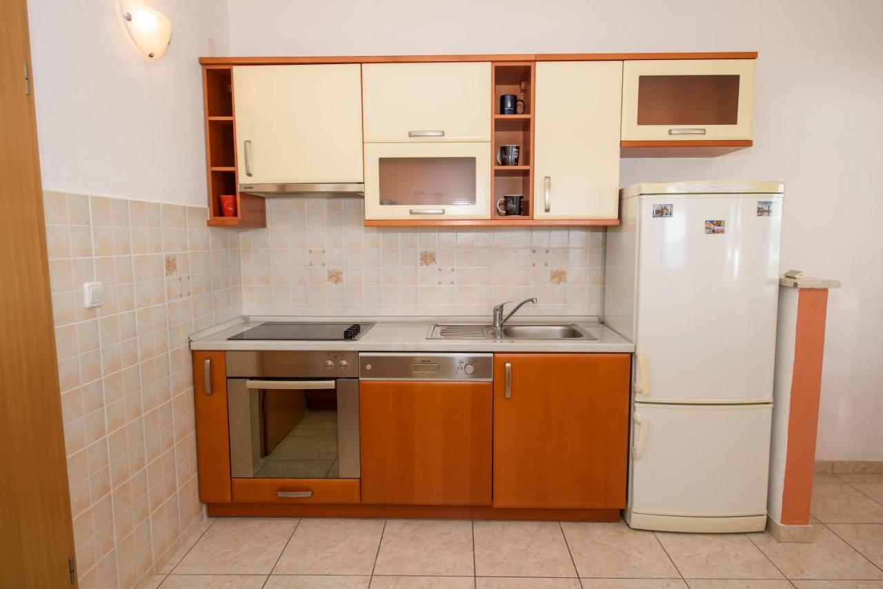 Apartman Mijo - Suhi Potok Jesenice (Split-Dalmatia) Exterior foto