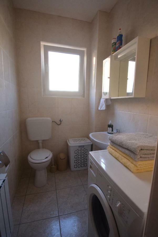 Apartman Mijo - Suhi Potok Jesenice (Split-Dalmatia) Exterior foto